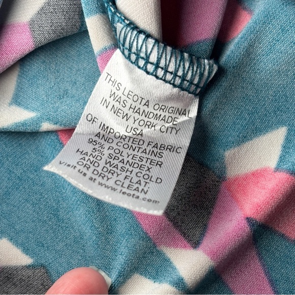 Leota Plus Size 4L 4X Midi Dress Geo Print Stretch Knit V-Neck Made in NYC - Picture 5 of 5